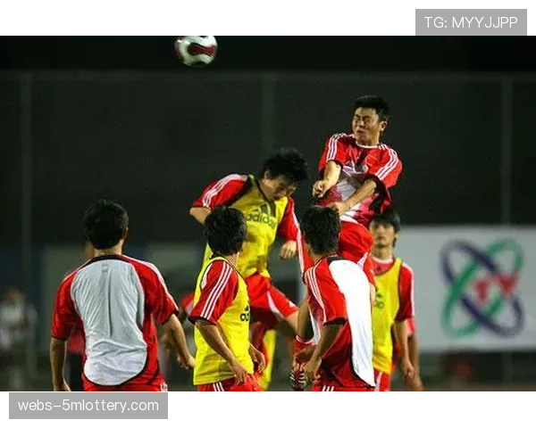 短角球战术成比赛关键,各队加强专项技术训练 短角球战术成比赛关键,各队加强专项技术训练