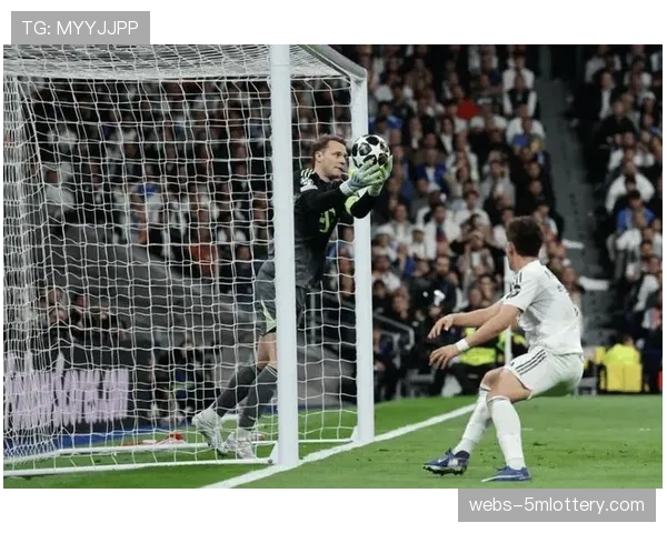 拜仁主场4-3绝杀皇马，迪亚斯奥利塞补时阶段连入两球